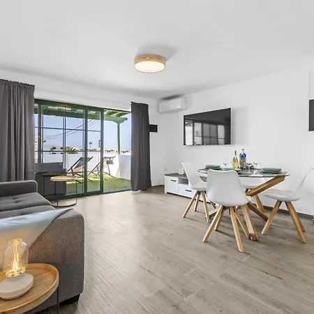 Julia * Puerto del Carmen (Lanzarote)